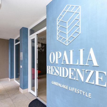 Opalia Residence - Garda Lake Lifestyle Apartment Пескьера-дель-Гарда Экстерьер фото