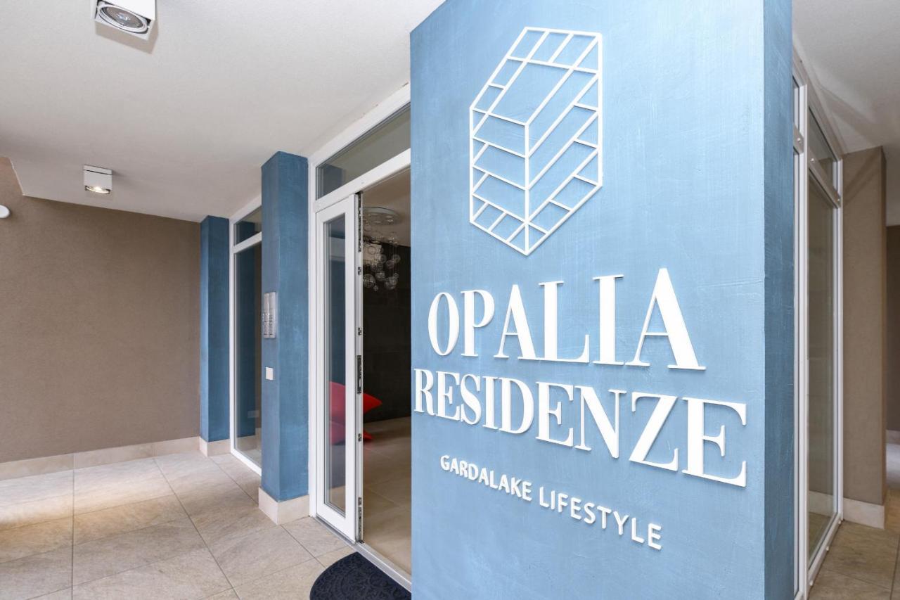 Opalia Residence - Garda Lake Lifestyle Apartment Пескьера-дель-Гарда Экстерьер фото