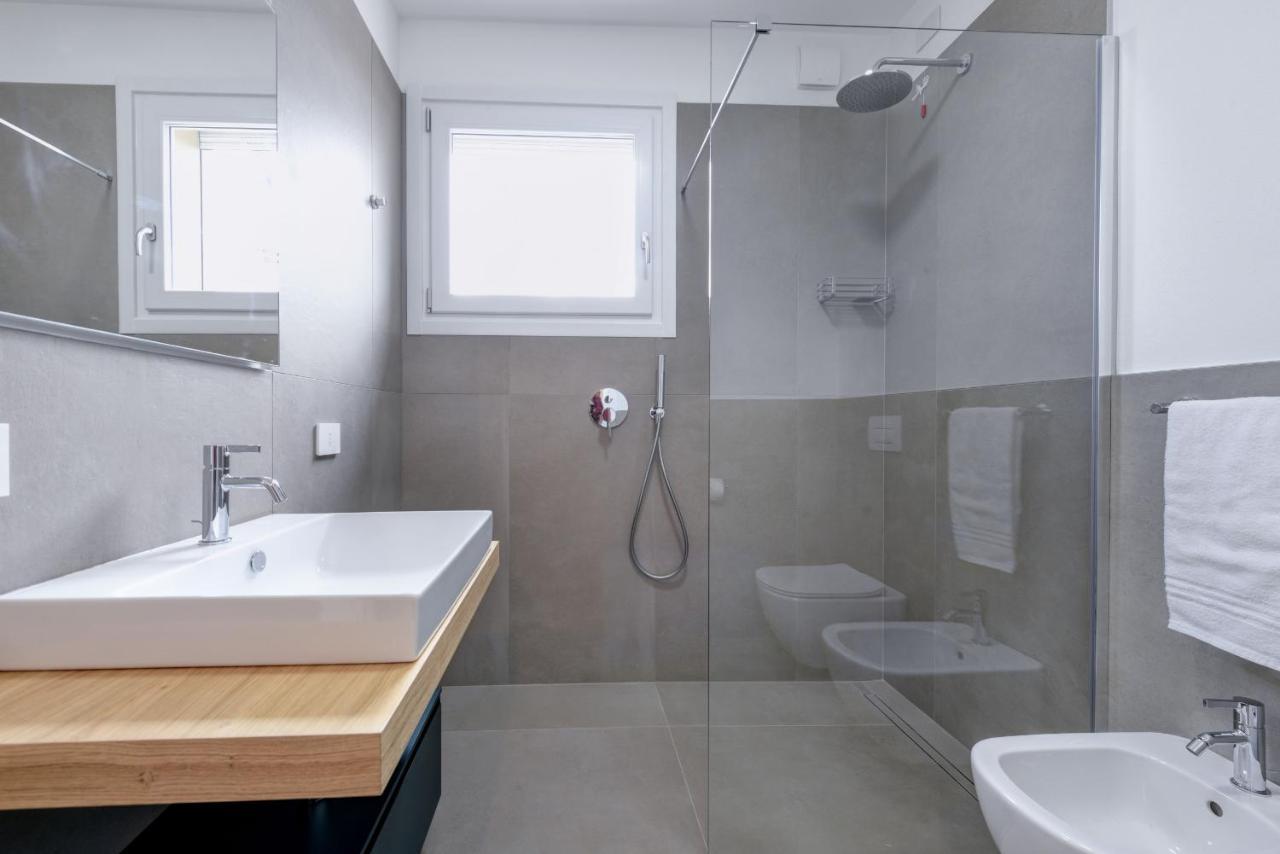 Opalia Residence - Garda Lake Lifestyle Apartment Пескьера-дель-Гарда Экстерьер фото