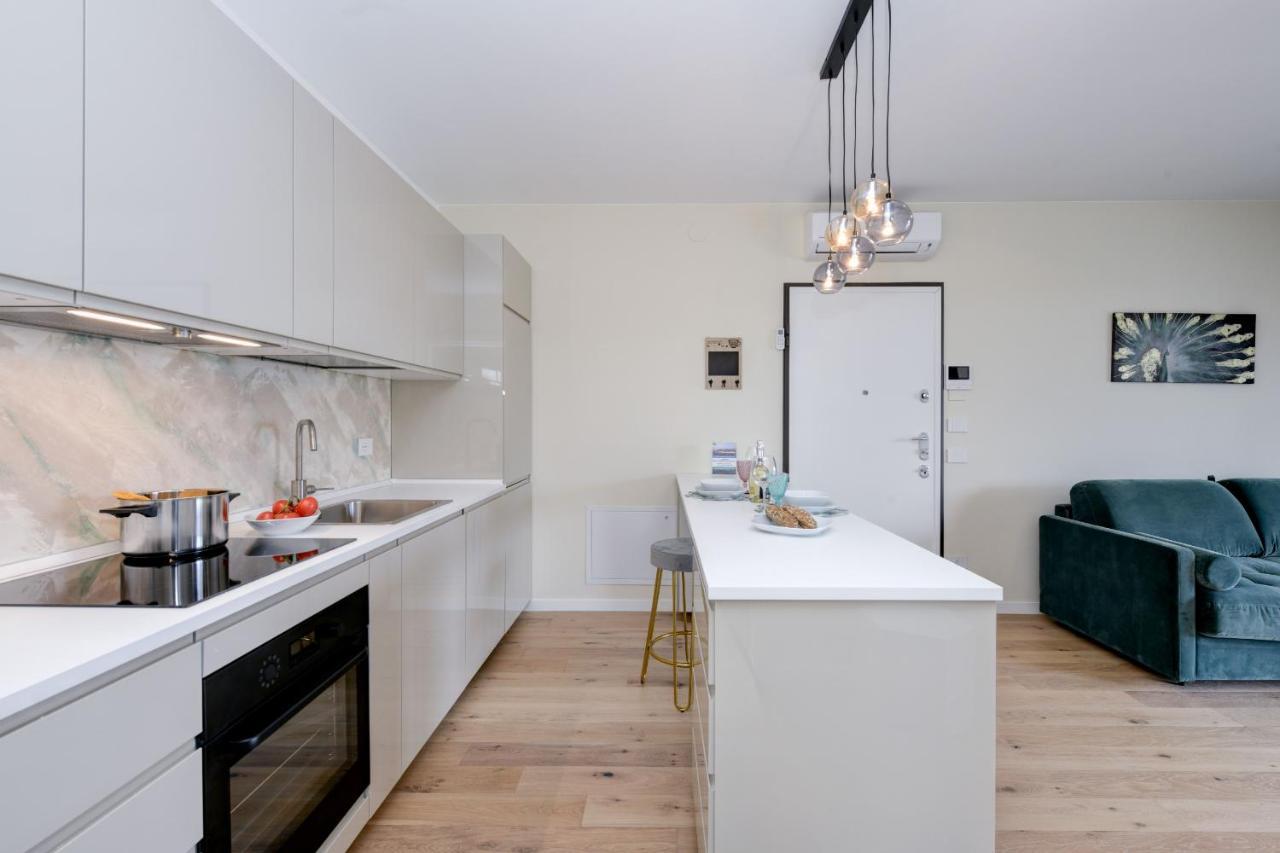 Opalia Residence - Garda Lake Lifestyle Apartment Пескьера-дель-Гарда Экстерьер фото