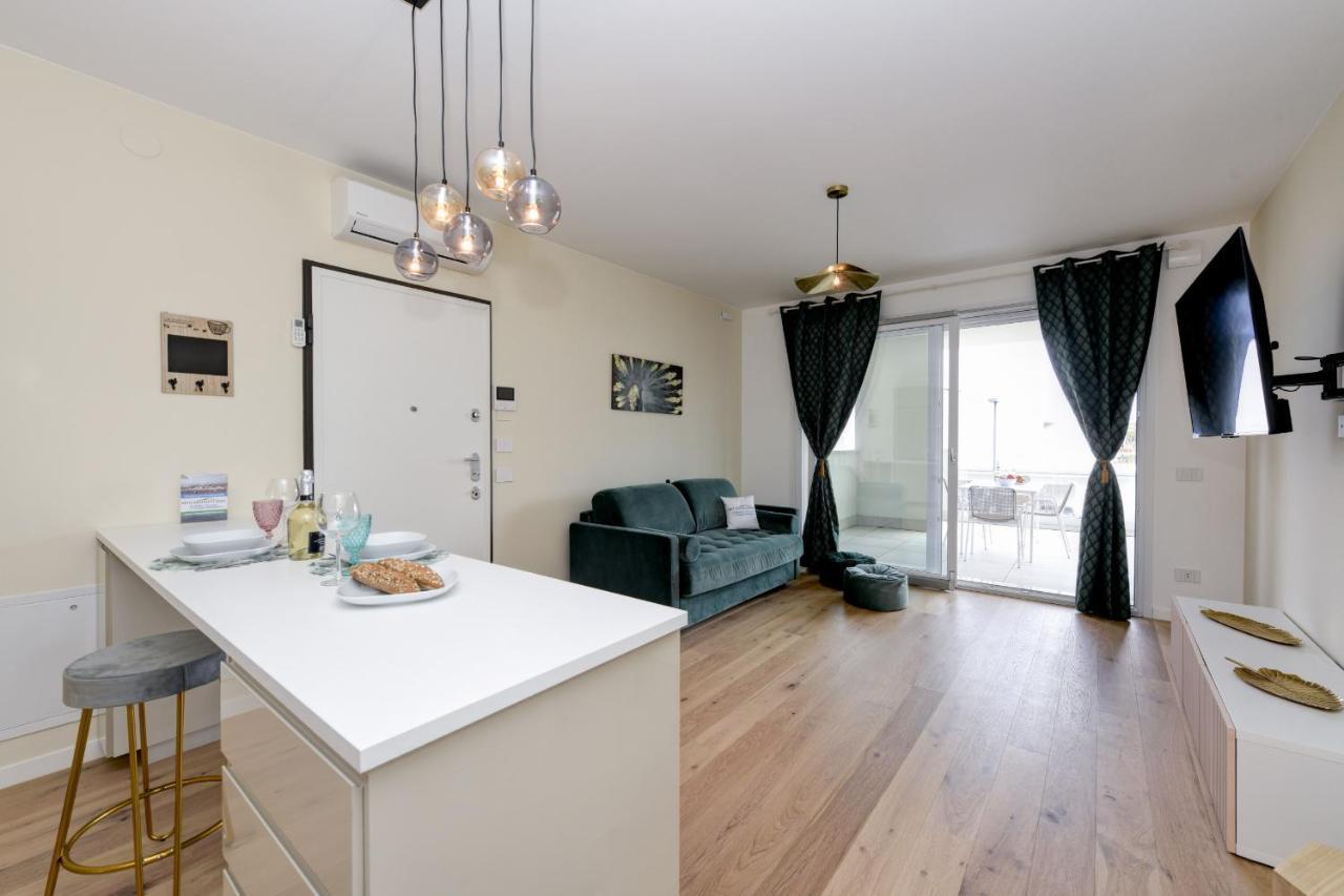 Opalia Residence - Garda Lake Lifestyle Apartment Пескьера-дель-Гарда Экстерьер фото