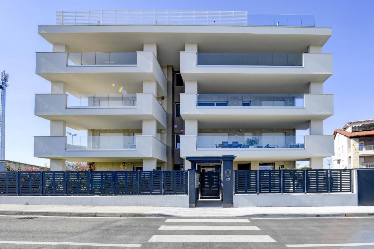 Opalia Residence - Garda Lake Lifestyle Apartment Пескьера-дель-Гарда Экстерьер фото